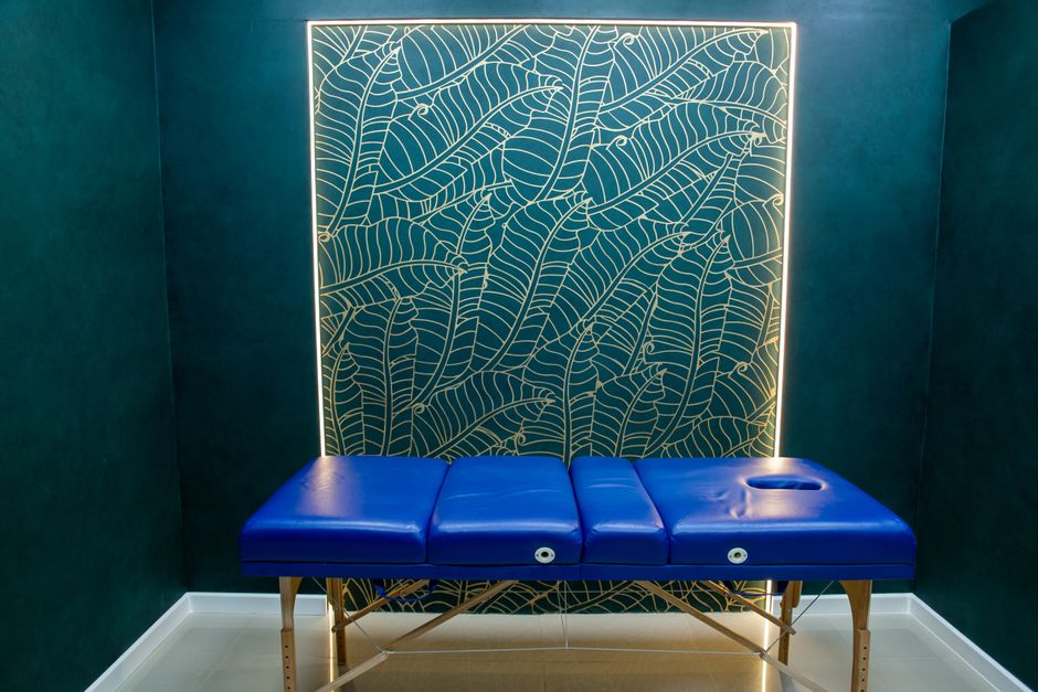 Massage for Dubai's Commute: What Long Drives Do to Your Body — Mei Massage Dubai