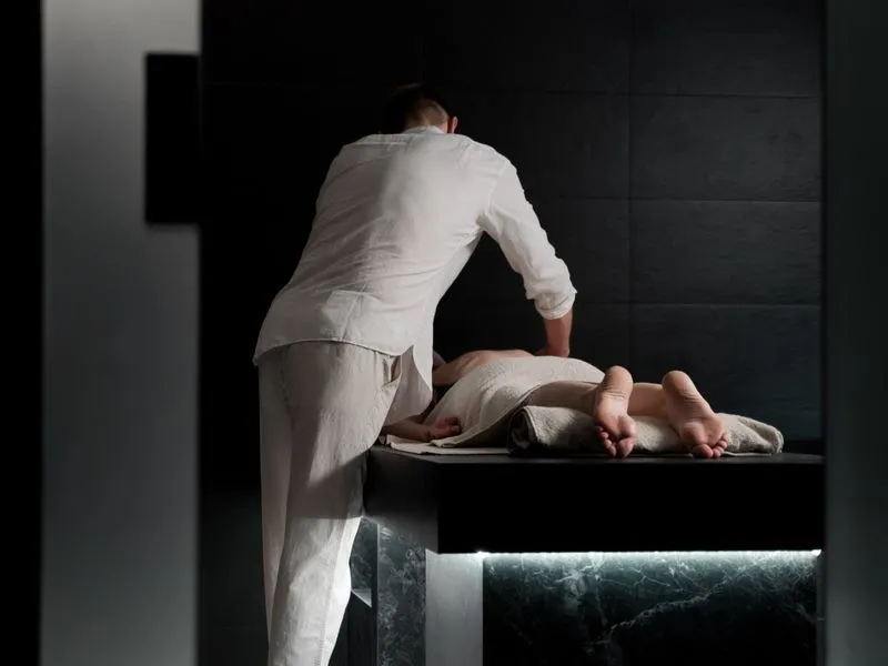Deep tissue massage in Dubai